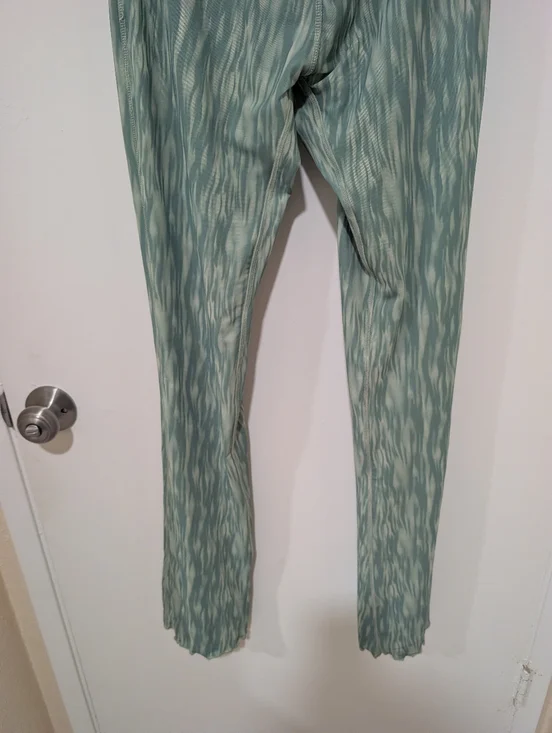 House of CB Erin Mesh Flared Trousers in Ivy Print - Picture 10 of 16